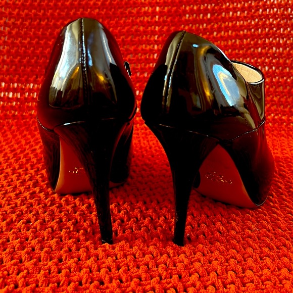 STUNNING PRADA Patent Leather Booties - Picture 5 of 7
